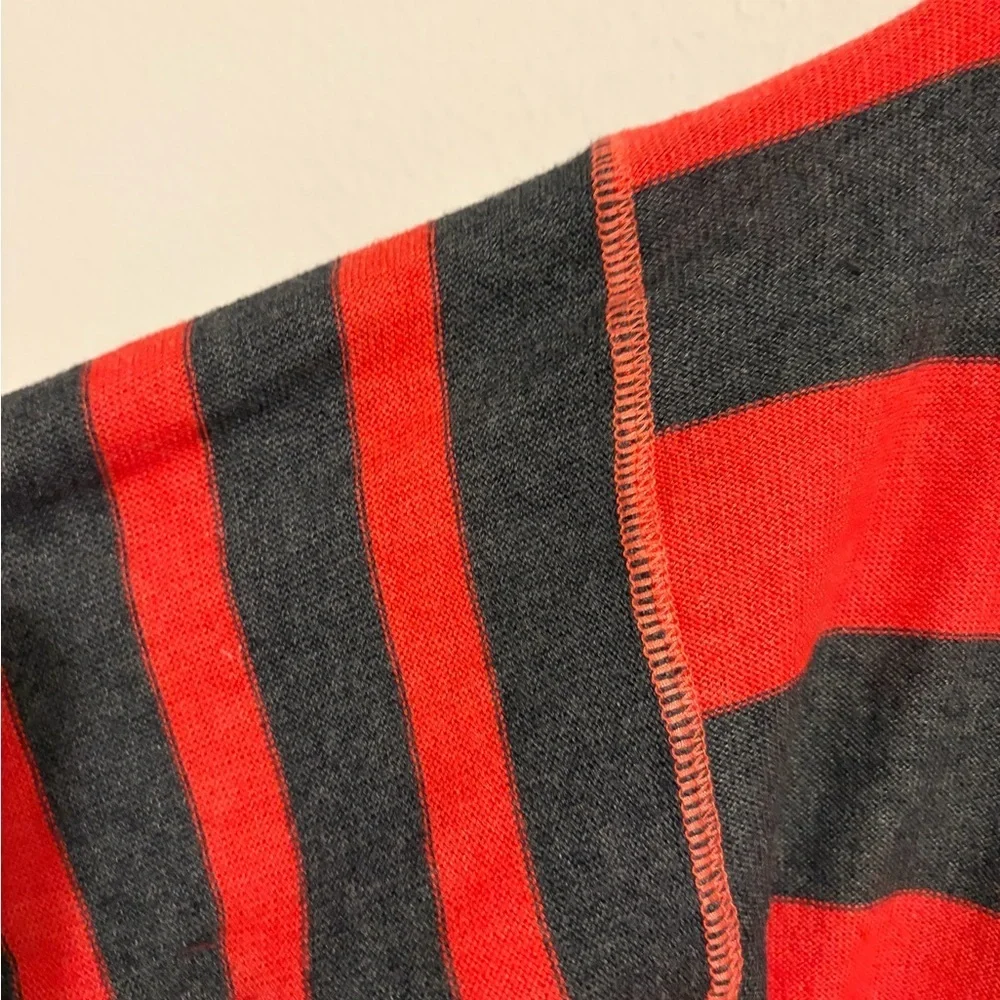 Aeropostale Red Gray Striped V-Neck Pullove Sweater Y2K Preppy Classic Medium